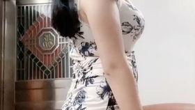 丝袜换裙子视频,一秒换裙，时尚变身大揭秘