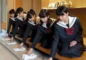 日本名媛中学,揭秘校园中的时尚偶像
