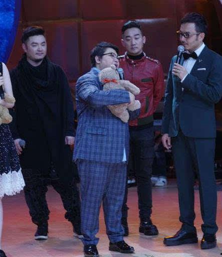 韩红抽雪茄爆料视频,揭秘明星私生活瞬间