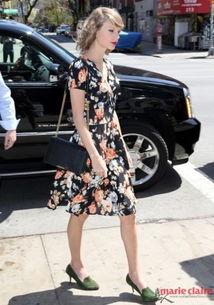 明星花裙街拍,明星花裙街拍，时尚与魅力的完美融合