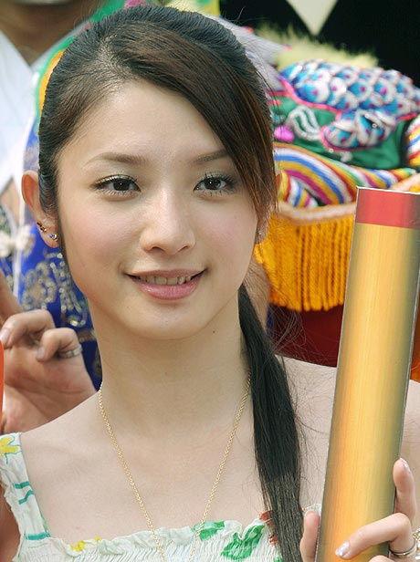 演员明星去世名单,缅怀已故明星，永恒的星光不再闪烁